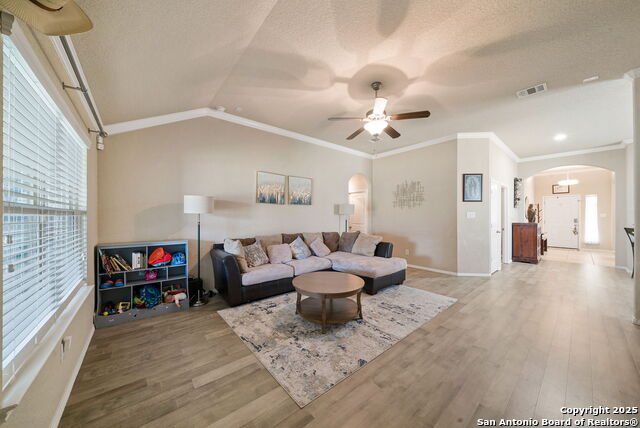 Listing photo id 4 for 14415 High Plains