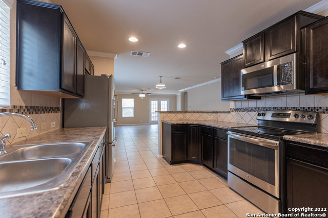 Image 10 of 32 For 2218 York