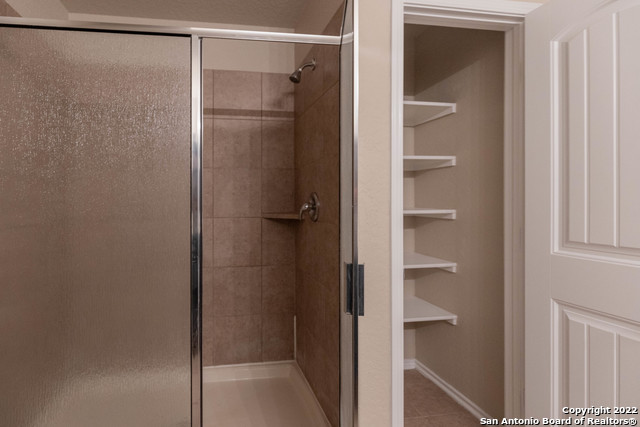 Image 14 of 32 For 2218 York