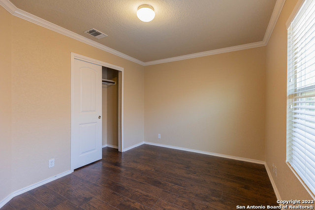 Image 19 of 32 For 2218 York