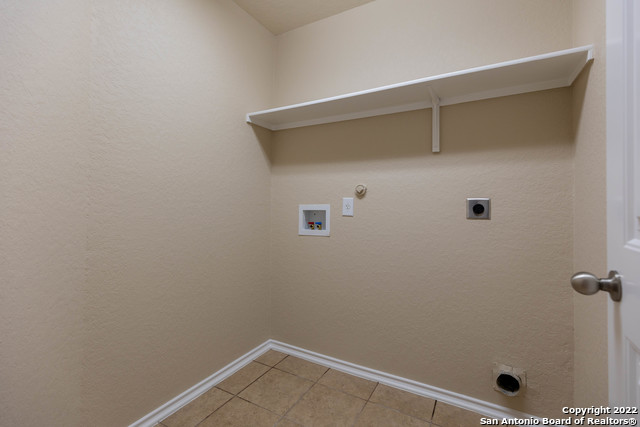 Image 23 of 32 For 2218 York