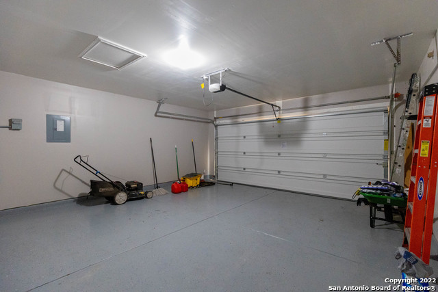 Image 24 of 32 For 2218 York