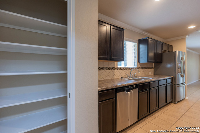 Image 9 of 32 For 2218 York