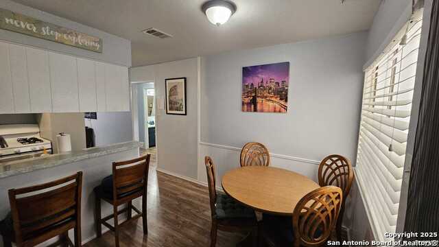 Image 16 of 32 For 822 Durr