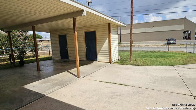 Image 4 of 32 For 822 Durr