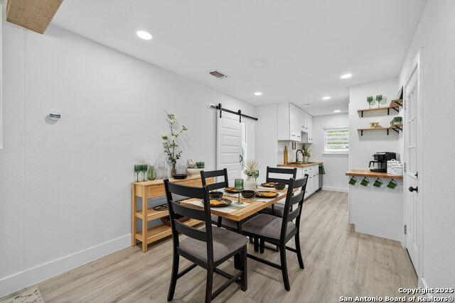 Listing photo id 9 for 11105 Lone Shadow