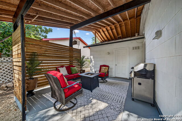 Listing photo id 22 for 11105 Lone Shadow