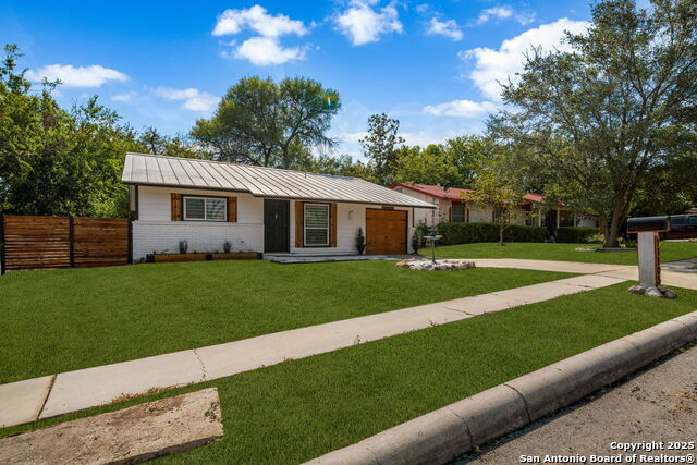 Listing photo id 1 for 11105 Lone Shadow