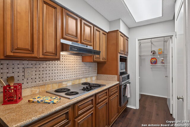 Image 11 of 47 For 11001 Wurzbach  605