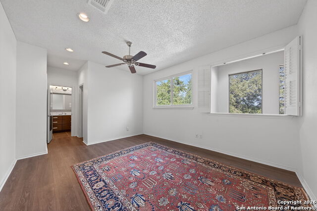 Image 20 of 47 For 11001 Wurzbach  605