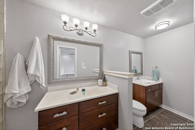 Image 25 of 47 For 11001 Wurzbach  605