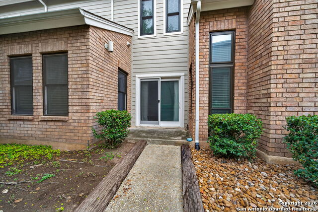 Image 33 of 47 For 11001 Wurzbach  605