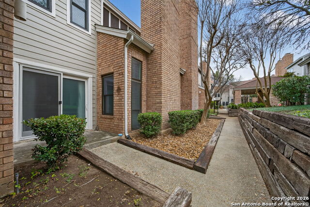 Image 34 of 47 For 11001 Wurzbach  605