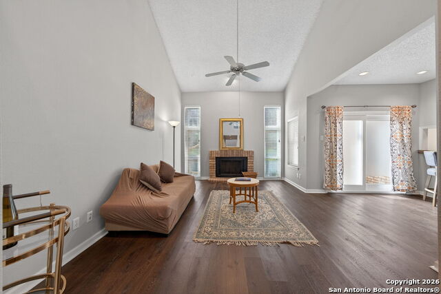 Image 4 of 47 For 11001 Wurzbach  605