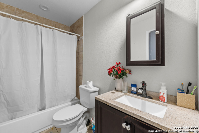 Image 18 of 23 For 2523 Menchaca