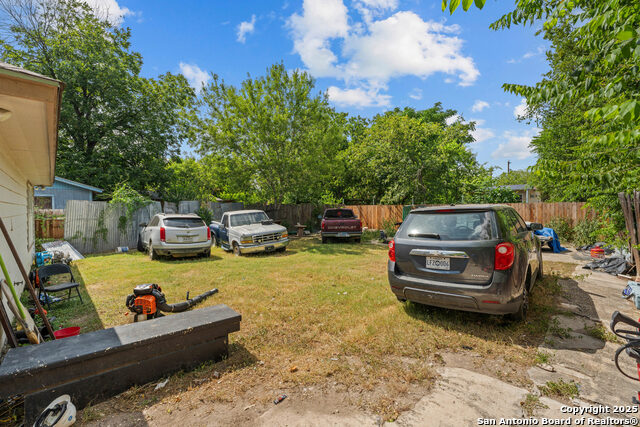 Image 20 of 23 For 2523 Menchaca