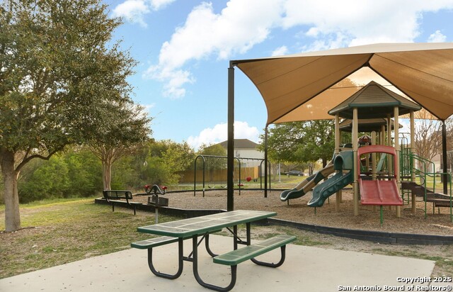 Image 33 of 40 For 9615 Rousseau