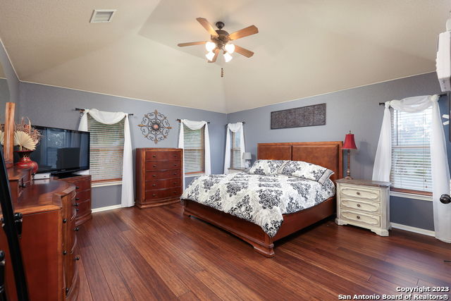 Image 19 of 34 For 27231 Okent Dr