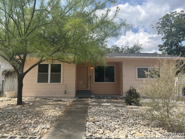 Details for 737 Central Ave N, New Braunfels, TX 78130