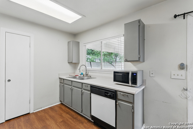 Listing photo id 2 for 2435 Westgard