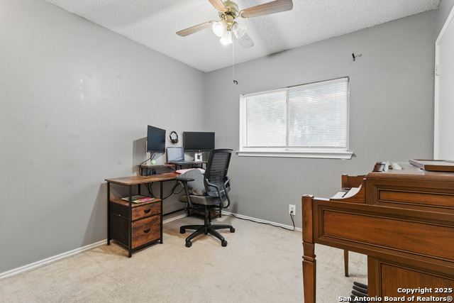 Listing photo id 5 for 2435 Westgard