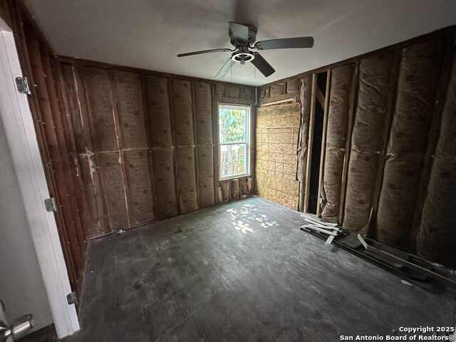 Listing photo id 6 for 878 Avondale
