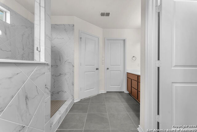 Image 22 of 69 For 412 Deer Crest Dr