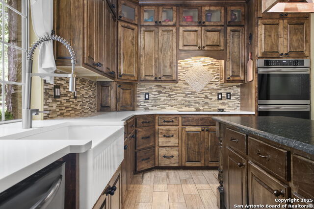 Listing photo id 19 for 209 Sandy Oaks