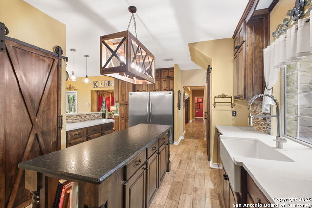 Listing photo id 21 for 209 Sandy Oaks