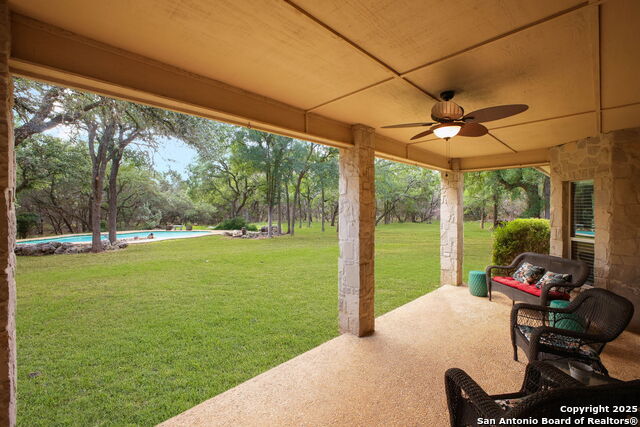 Listing photo id 37 for 209 Sandy Oaks