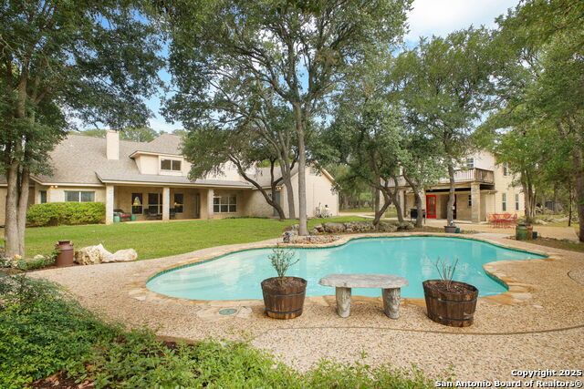 Listing photo id 38 for 209 Sandy Oaks
