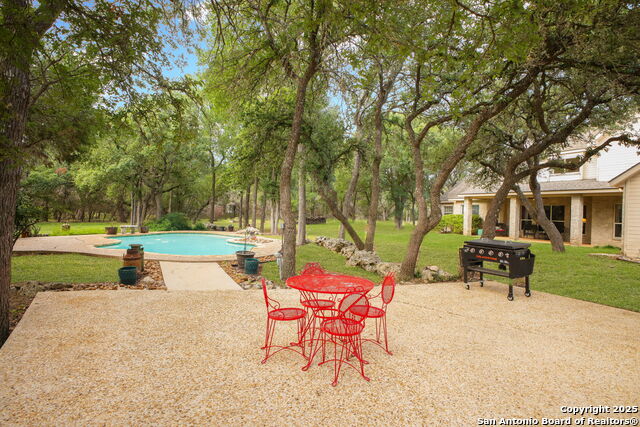 Listing photo id 39 for 209 Sandy Oaks