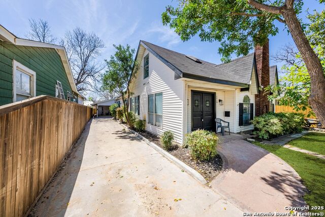 Image 24 of 46 For 2046 W Mulberry Ave