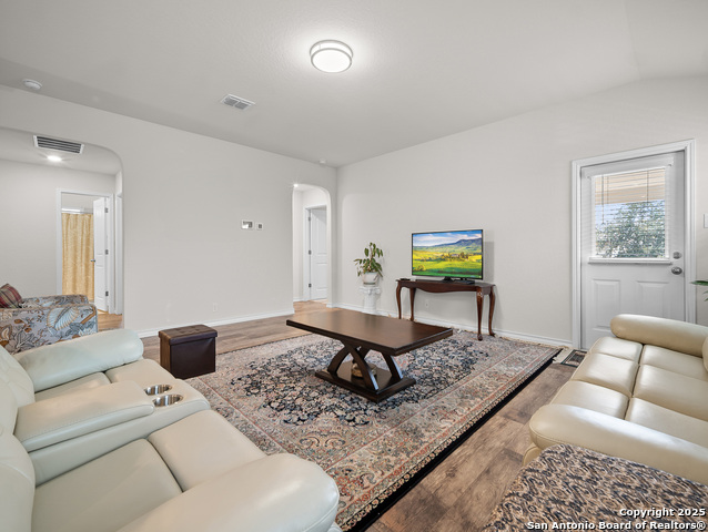 Image 17 of 36 For 5022 Dancing Gopher