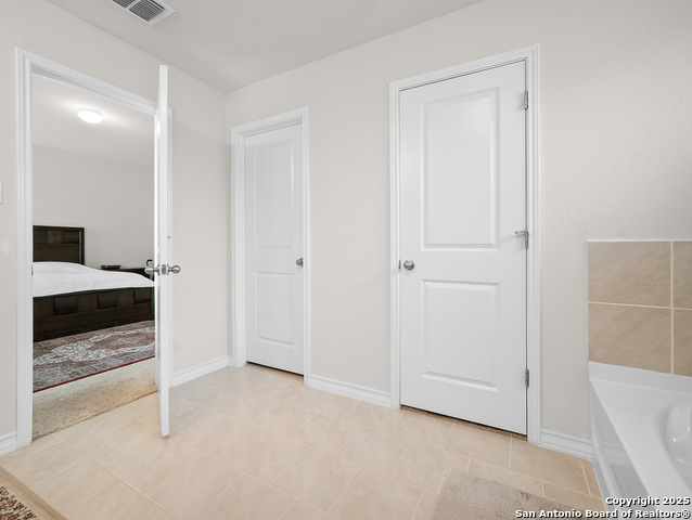 Image 21 of 36 For 5022 Dancing Gopher