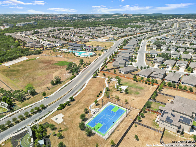 Image 31 of 36 For 5022 Dancing Gopher