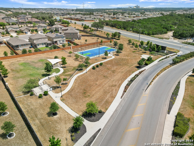 Image 33 of 36 For 5022 Dancing Gopher