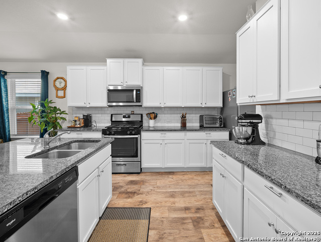 Image 8 of 36 For 5022 Dancing Gopher