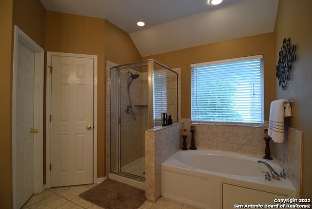 Image 18 of 23 For 26410 Cuyahoga Cir