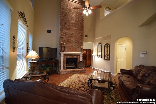 Image 8 of 23 For 26410 Cuyahoga Cir