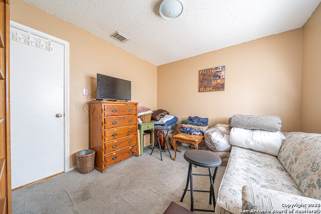 Listing photo id 15 for 9835 Morningfield