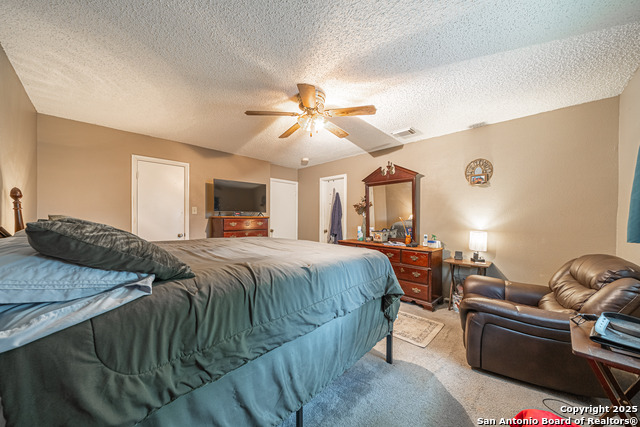Listing photo id 18 for 9835 Morningfield