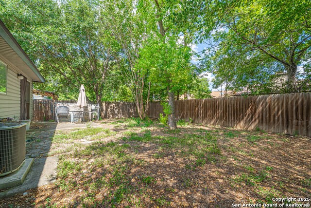 Listing photo id 20 for 9835 Morningfield