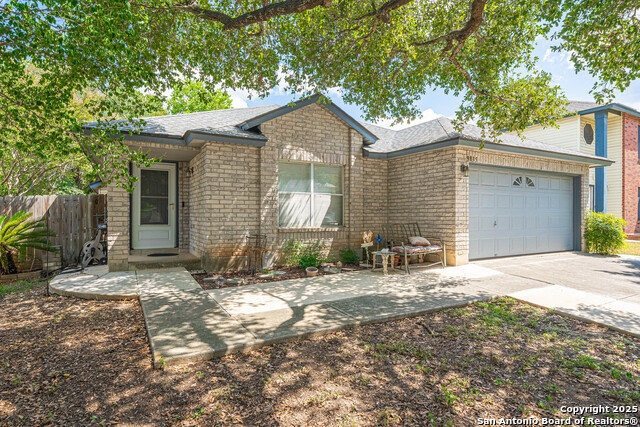 Listing photo id 1 for 9835 Morningfield