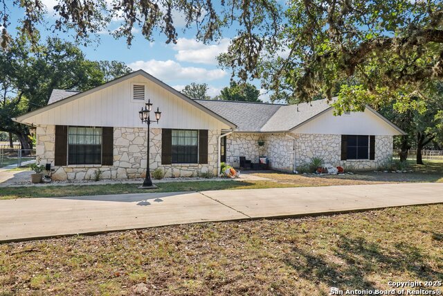 Image 10 of 50 For 31477 Sunlight Dr.