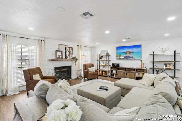 Image 14 of 50 For 31477 Sunlight Dr.