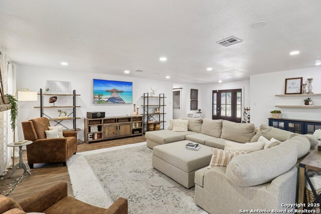 Image 15 of 50 For 31477 Sunlight Dr.