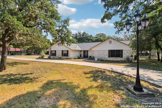 Image 9 of 50 For 31477 Sunlight Dr.