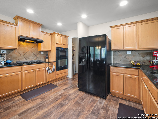 Image 8 of 37 For 8335 Pioneer