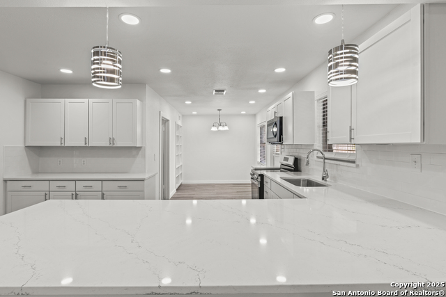 Image 11 of 28 For 713 Balfour  